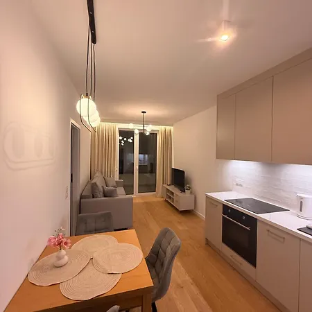 Forest Vii Aleje Jerozolimskie