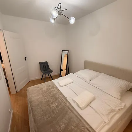 Forest Vii Aleje Jerozolimskie Varşova